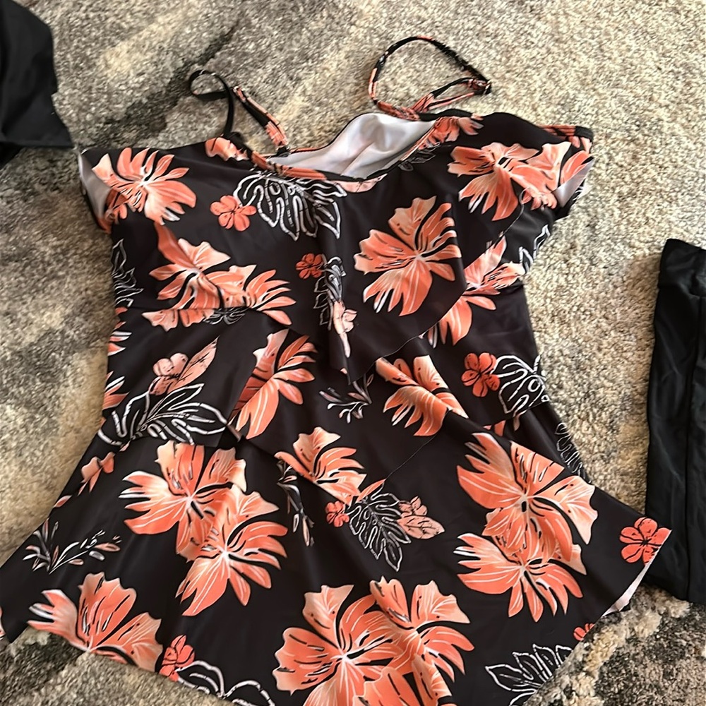 Holipick tankini NWT